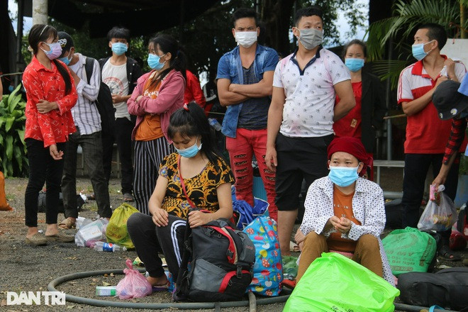 Vo chong thai phu cuoc bo 2.000 km ve que voi chi 200.000 dong-Hinh-5