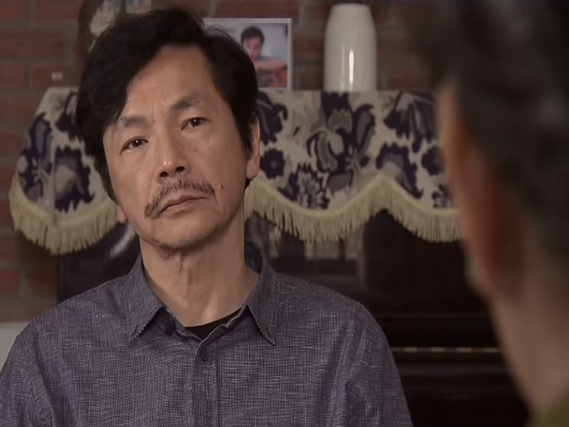 Năm 2021, nghệ sĩ Trung Anh đóng phim “Trở về giữa yêu thương” phần 2 thay cho cố nghệ sĩ Hoàng Dũng. Ngoài ra, ông còn tham gia diễn xuất trong phim truyền hình “Mặt nạ hạnh phúc”. Ảnh: VTV