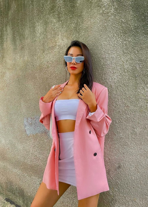 Kim Duyên cho rằng phần phỏng vấn là thách thức lớn nhất đối với cô trong hành trình đến với Hoa hậu Hoàn vũ Thế giới. Chính vì vậy, đại diện Việt Nam đang trau dồi kỹ năng trả lời phỏng vấn.