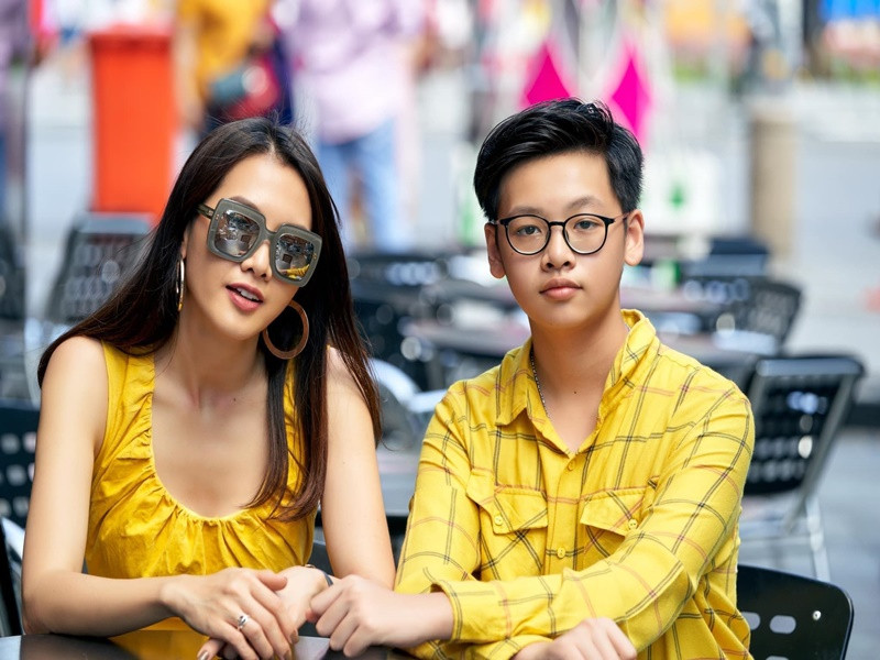 Con trai Anh Thư kín tiếng, ít xuất hiện trước công chúng nhưng vẫn gây chú ý mỗi khi lộ diện bên mẹ.