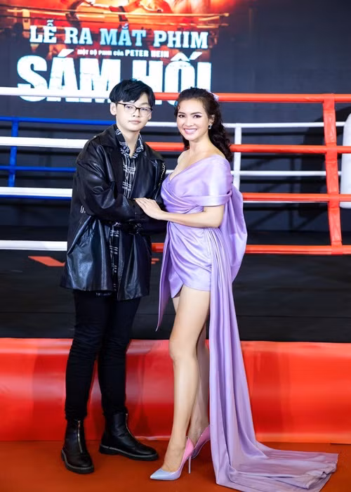  Siêu mẫu Anh Thư và chồng cũ doanh nhân Thanh Long có một cậu con trai chung tên Trần Minh Khoa.