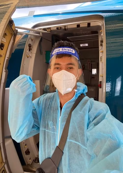 Nam nhạc sĩ chia sẻ: "Cuối cùng tụi em cũng được "giải cứu" sau 4 tháng". Ảnh: FB Lương Bằng Quang