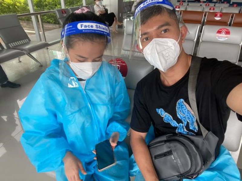 Lương Bằng Quang trở về nhà cùng bạn gái Ngân 98. Ảnh: FB Lương Bằng Quang