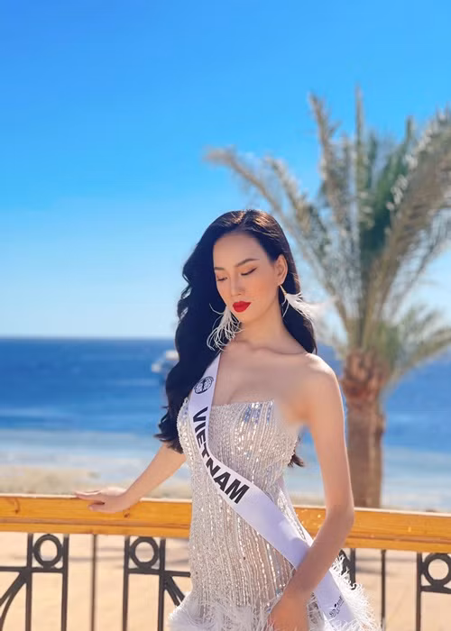 Mới đây, đại diện Việt Nam tung loạt ảnh gợi cảm hút hồn trên đấu trường nhan sắc quốc tế. Ảnh: FB Ái Nhi
