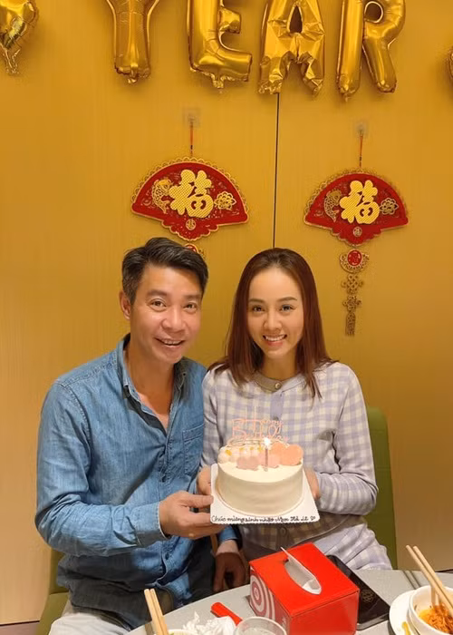 “Chúng tôi không hiểu sao trên mạng người ta có thể đồn thổi ác ý anh Lý đột quỵ vì rượu bia", Ngọc Hà bức xúc chia sẻ trên Dân Trí. Ảnh: FB Ngọc Hà