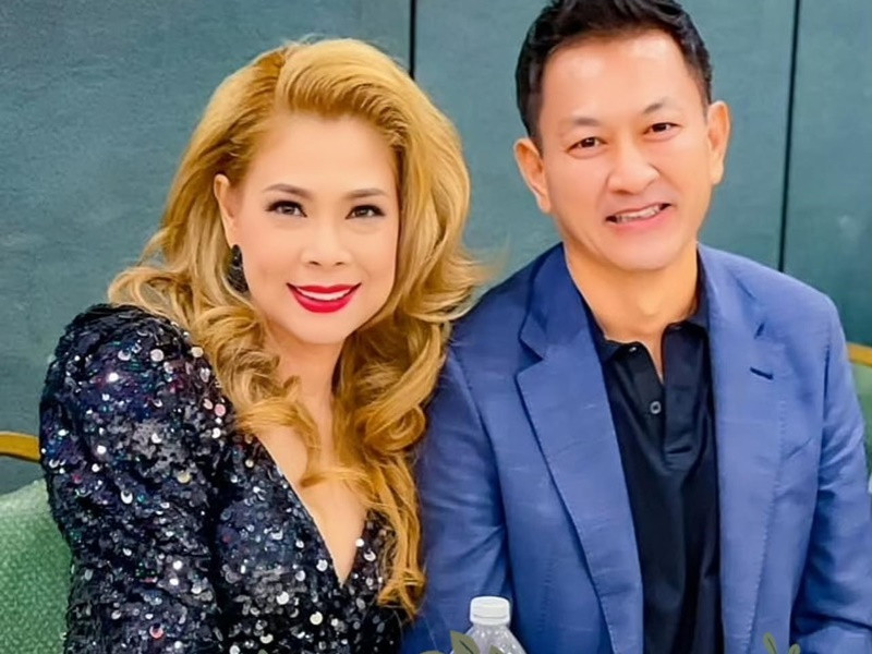 Thanh Thảo đang gắn bó với doanh nhân Tom Han. Gần đây, giọng ca “Búp bê” khoe tình cảm vợ chồng vẫn mặn nồng sau 5 năm bên nhau.