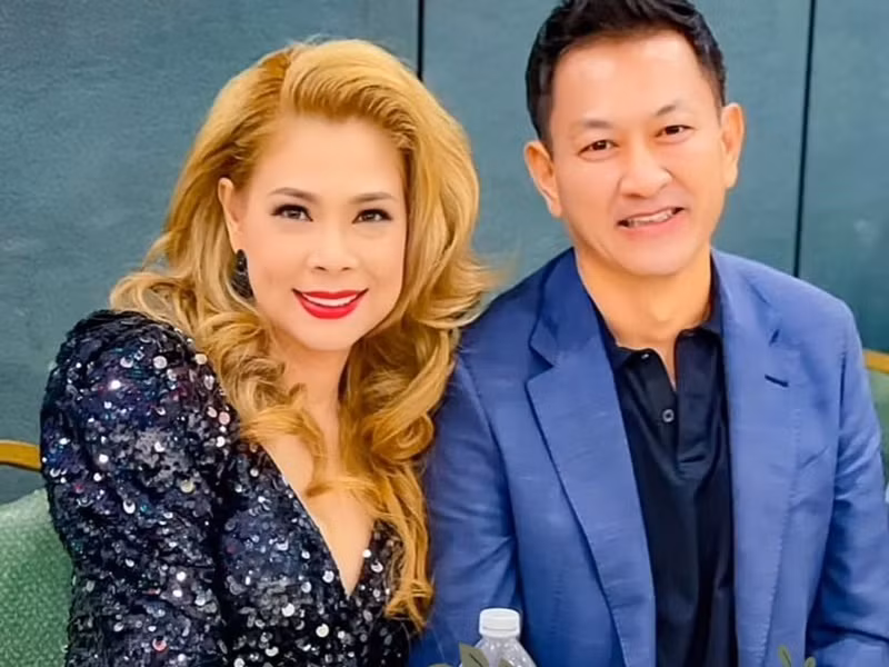 Thanh Thảo đang gắn bó với doanh nhân Tom Han. Gần đây, giọng ca “Búp bê” khoe tình cảm vợ chồng vẫn mặn nồng sau 5 năm bên nhau.