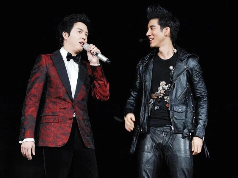 Vương Lực Hoành kết hôn với Lý Tịnh Lôi năm 2013. Còn Lý Vân Địch bị đồn có bạn gái bí mật trong những năm gần đây. Ảnh: Vietnamnet