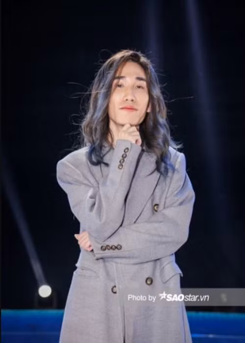 Rapper Chi Ca co suy chuyen loan luan gay phan no la ai?