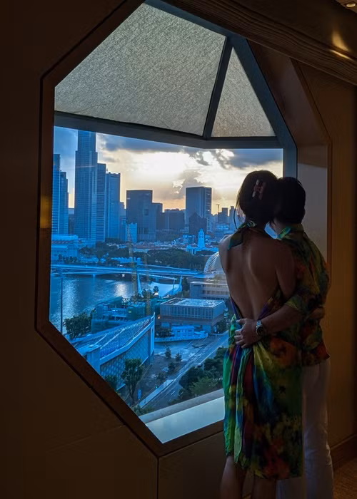 Chân dài sinh năm 1990 chia sẻ trên Zing: “Trong thời gian tôi gặp biến cố, anh xuất hiện và luôn động viên, giúp đỡ tôi. Tôi nghĩ rằng cũng nhờ anh, tôi sớm cân bằng được cuộc sống". Ảnh: FB Tuyết Lan