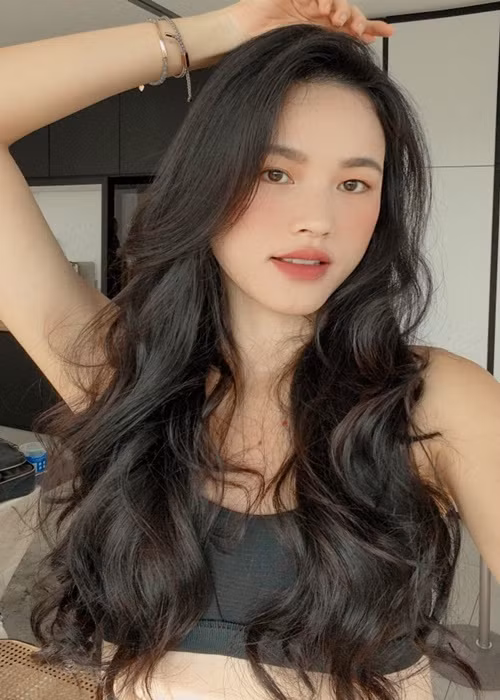 Theo iOne, một năm qua, Tuyết Lan làm việc cho một công ty người mẫu quốc tế. Ảnh: FB Tuyết Lan