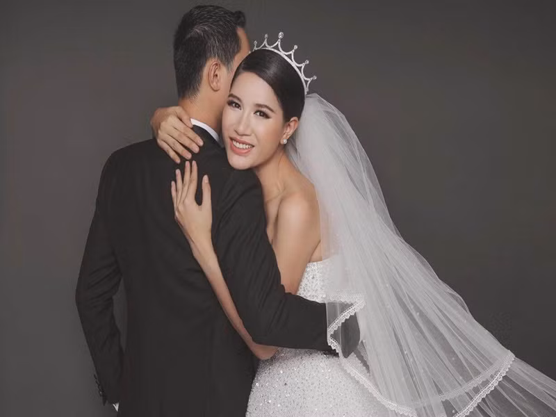 Được chồng yêu chiều, Trang Trần không ngại đôi coi với antifan chê ngoại hình của Louis Trần. Ảnh: Yeah1