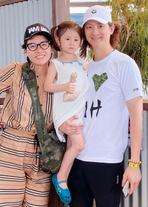 Louis Trần nhiều lần mong muốn hai mẹ con Trang Trần sang Mỹ định cư nhưng Trang Trần muốn ở Việt Nam để kiếm tiền. Ảnh: FB Trang Trần