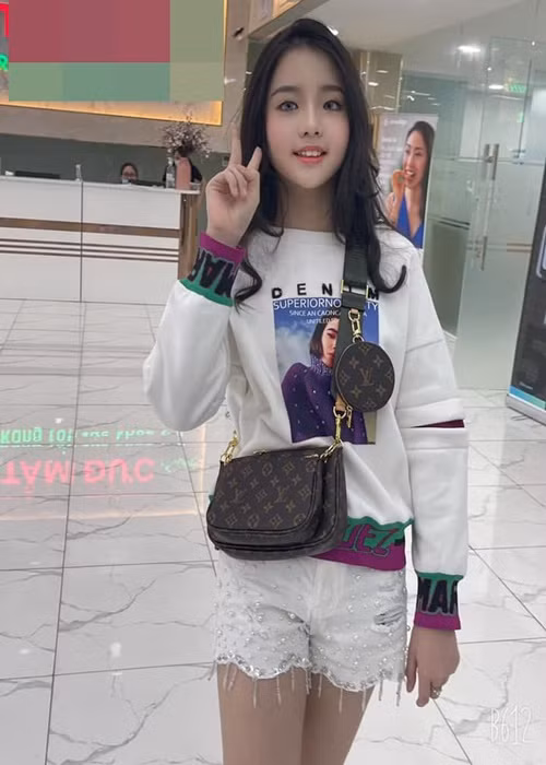 Ở tuổi 12, Thiên Nga ăn mặc sành điệu. Ảnh: FB Thiên Nga