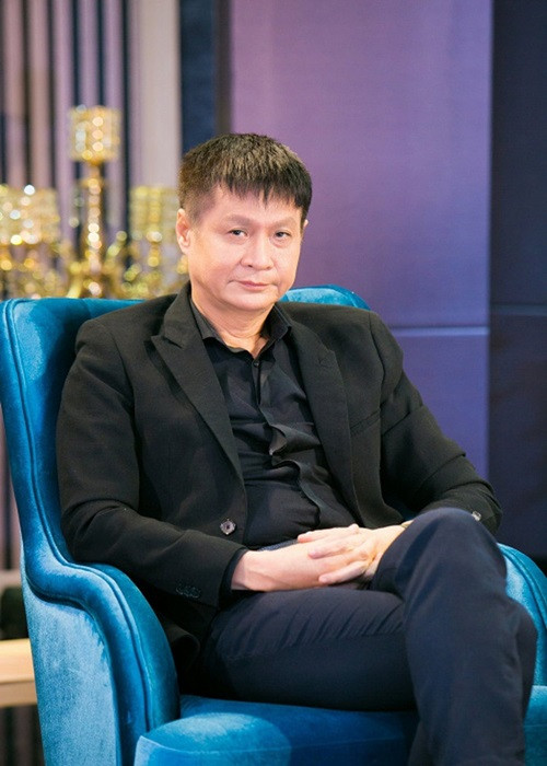 Đạo diễn Lê Hoàng từng được cho là dẫn chứng chuyện Hoàng Thùy Linh lộ clip không vui vẻ nhưng vẫn đáng nhớ, đáng nói khi đề xuất nên đổi tên gameshow Ký ức vui vẻ thành Ký ức đáng nhớ. Tuy nhiên, trả lời Vietnamnet, Lê Hoàng một mực phủ nhận nhắc đến tên Hoàng Thùy Linh. Ảnh: Người đưa tin