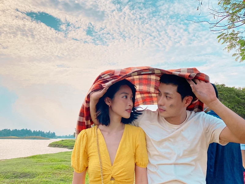 Nữ diễn viên còn bày tỏ: “Lần đầu Bắc tiến, chắc chắn vẫn còn rất nhiều thiếu sót, mong mọi người hãy nhẹ nhàng với Ngân nhé”. Ảnh: FB Khả Ngân