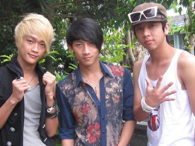 Trong những năm đầu tham gia HKT, tình tin đồn của Nhật Kim Anh trông gầy gò, bị chê ăn mặc thảm họa. Ảnh: Zing