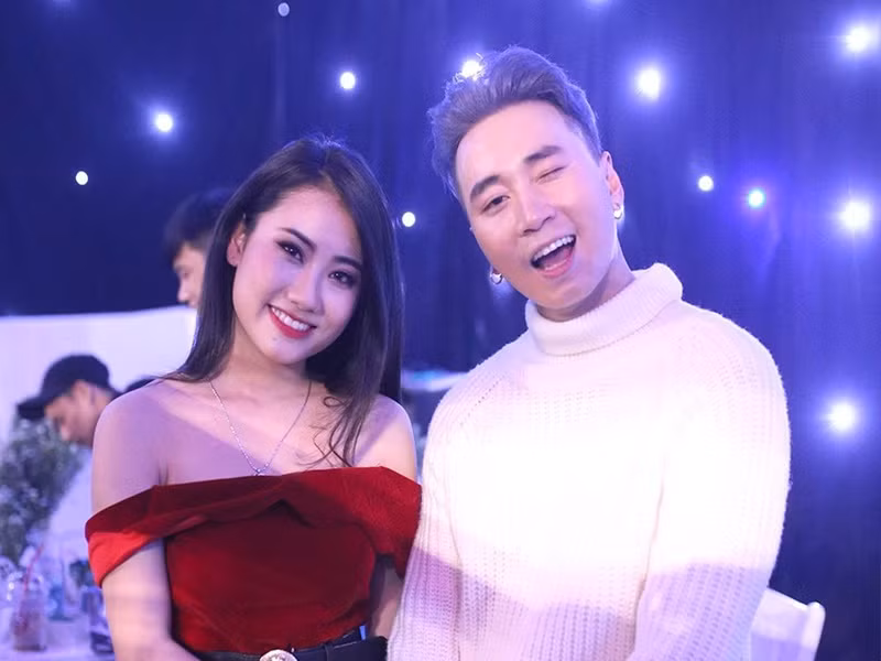 Karik từng có mối tình kéo dài 1 tháng với Huyền Thương sau khi cả hai tham gia "Vì yêu mà đến". Theo rapper, anh và Huyền Thương dừng tìm hiểu vì thấy không hợp nhau. Ảnh: Vietnamnet