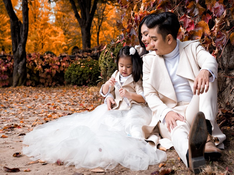 Sau khi kết hôn, nữ diễn viên phim “Thiên mệnh anh hùng” hạn chế tham gia hoạt động nghệ thuật để tập trung chăm lo cho tổ ấm nhỏ của mình cũng như công việc kinh doanh. Ảnh: FB Lê Quân