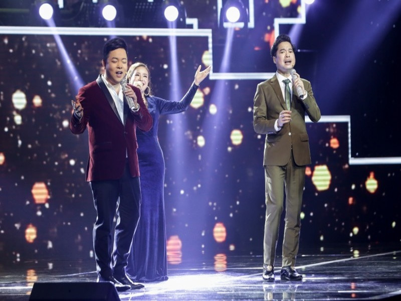 Trước nghi vấn mâu thuẫn với Ngọc Sơn, Quang Lê lên tiếng. “Nhà sản xuất muốn tăng kịch tính, sức hấp dẫn cho cuộc thi nên chúng tôi phải có những tranh luận. Mỗi người có một sở thích, nên việc tranh cãi với nhau cũng là điều bình thường. Ngoài đời, anh Sơn là người anh tôi kính trọng nhất”, Quang Lê chia sẻ trên Zing. Ảnh: Lao động thủ đô