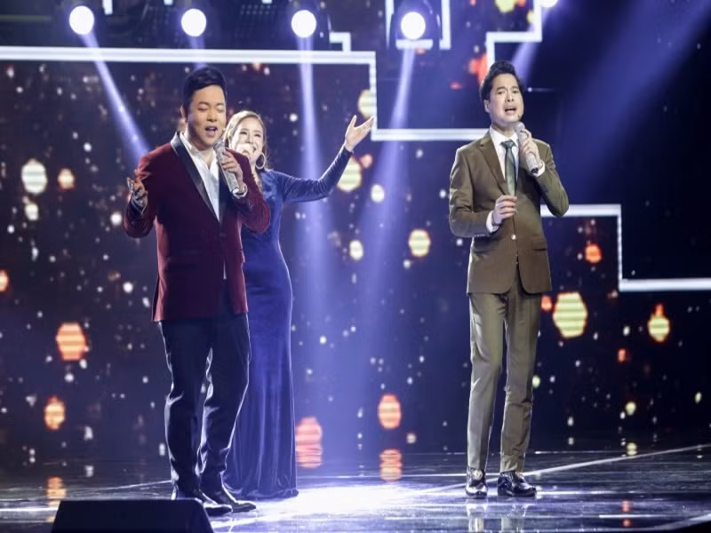 Trước nghi vấn mâu thuẫn với Ngọc Sơn, Quang Lê lên tiếng. “Nhà sản xuất muốn tăng kịch tính, sức hấp dẫn cho cuộc thi nên chúng tôi phải có những tranh luận. Mỗi người có một sở thích, nên việc tranh cãi với nhau cũng là điều bình thường. Ngoài đời, anh Sơn là người anh tôi kính trọng nhất”, Quang Lê chia sẻ trên Zing. Ảnh: Lao động thủ đô