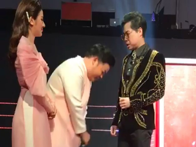 Trong một gameshow, Quang Lê đi muộn 6 tiếng đồng hồ khiến Ngọc Sơn và cả trường quay phải chờ đợi. Ảnh: Vietnamnet