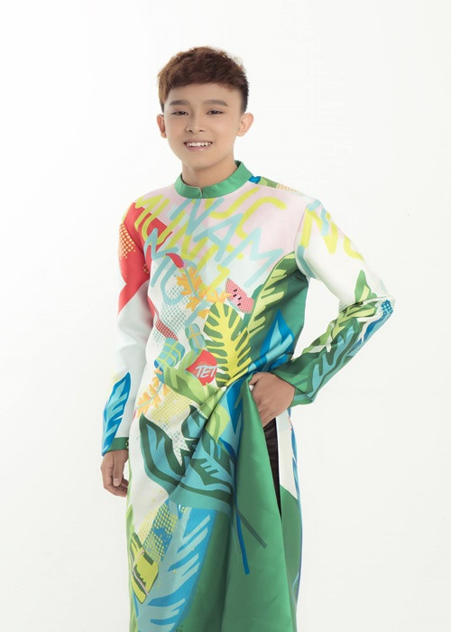 Long Nhật nêu quan điểm của anh về việc Hồ Văn Cường ra ở riêng: "Long Nhật biết, sâu thẳm trong lòng Hồ Văn Cường muốn được ở lại nhà nhưng tiền bạc thanh toán xong rồi, không nhìn mặt nhau được nữa. Tiền bạc thì xong nhưng tình nghĩa còn hay không?". Ảnh: FB Hồ Văn Cường