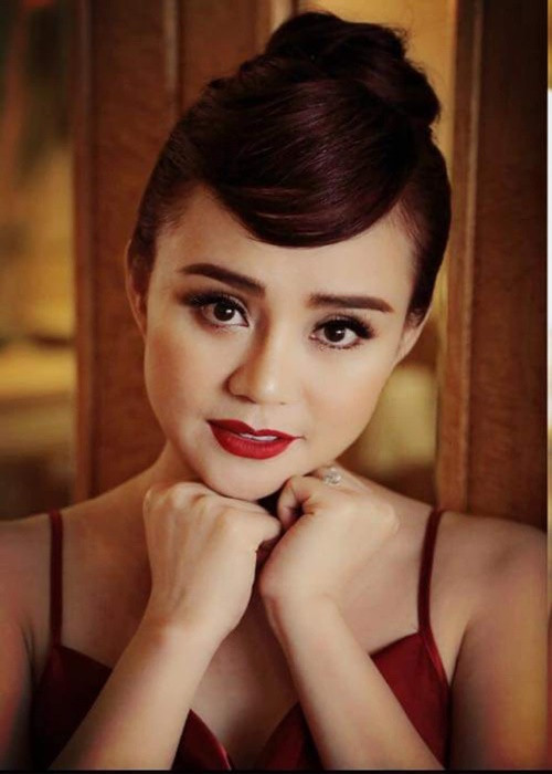 Vào tháng 6/2021, Vy Oanh gửi đơn tố cáo bà Phương Hằng sử dụng mạng xã hội thông tin bịa đặt, sai sự thật, vu khống, xúc phạm danh dự nhân phẩm của cô. FB Vy Oanh