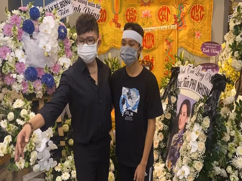 Hồ Văn Cường trông tiều tụy kể từ khi Phi Nhung qua đời. Ảnh: Dân Việt