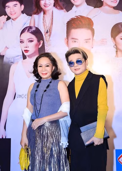 Vũ Hà phủ nhận nghi vấn “đào mỏ” vợ: “Mọi người không biết rằng lúc hai đứa về ở với nhau là đi ở nhà thuê, tự sinh sống, tự lo tất cả mọi thứ. Khi tôi đi hát, nổi tiếng, vợ chồng mới có được như ngày hôm nay”. Ảnh: Tiền Phong