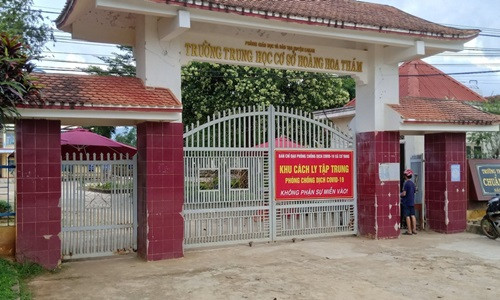 Ca truong cach ly tai cho vi 2 hoc sinh duong tinh voi nCoV