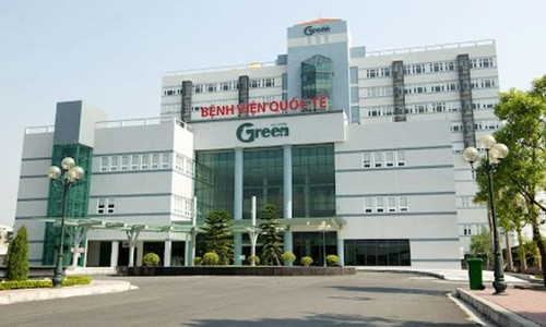 Be 2 tuoi roi tu tang 9 Benh vien quoc te Green xuong dat tu vong