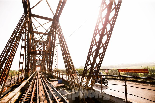 'Khoác áo mới' cho cầu Long Biên 'Khoac ao moi' cho cau Long Bien