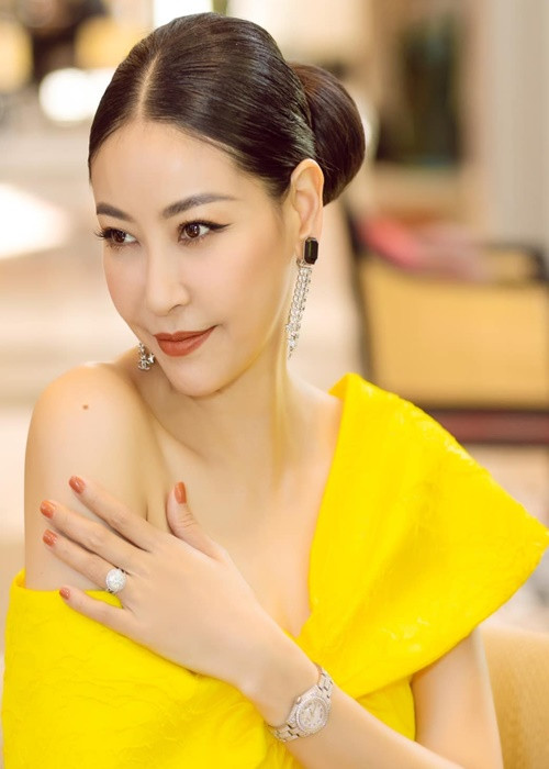 Trong dàn hoa hậu chấm thi Hoa hậu Thế giới Việt Nam 2021, Hà Kiều Anh - Hoa hậu Việt Nam 1992 được cho là mỹ nhân dày dặn kinh nghiệm nhất bởi ngồi ghế nóng nhiều cuộc thi nhan sắc. Ảnh: FB Hà Kiều Anh