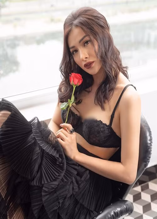 Yaya Trương Nhi cũng khoe ảnh gợi cảm đón ngày 20/10. Ảnh: Instagram Yaya Trương Nhi