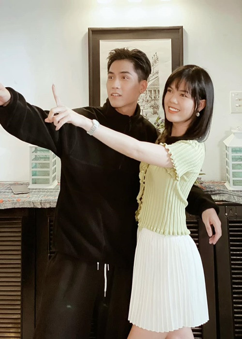 Sau khi xuống tóc, Ngọc Trinh nhận được nhiều lời mời đóng phim.