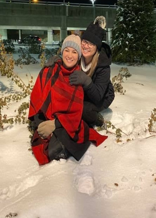 Wendy ủy quyền cho nghệ sĩ Việt Hương lo tang lễ cho mẹ ở Việt Nam. Hiện tại, phía Việt Hương chưa có chia sẻ về lễ tang của nữ ca sĩ.