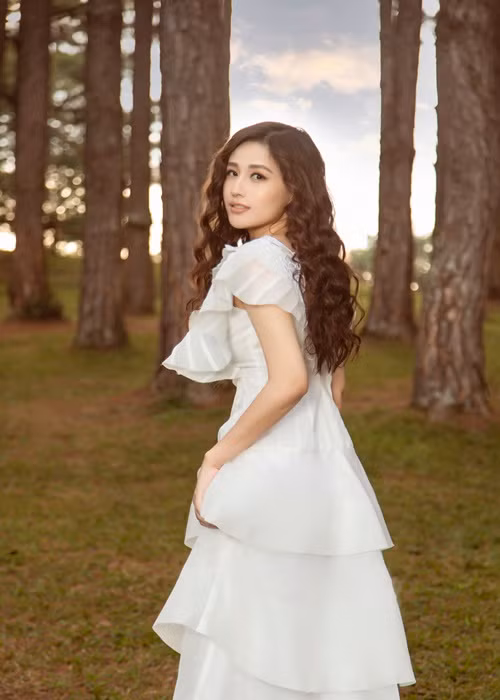 Như vậy, đội hình ban giám khảo Hoa hậu Thế giới Việt Nam năm nay có đến 4 hoa hậu.