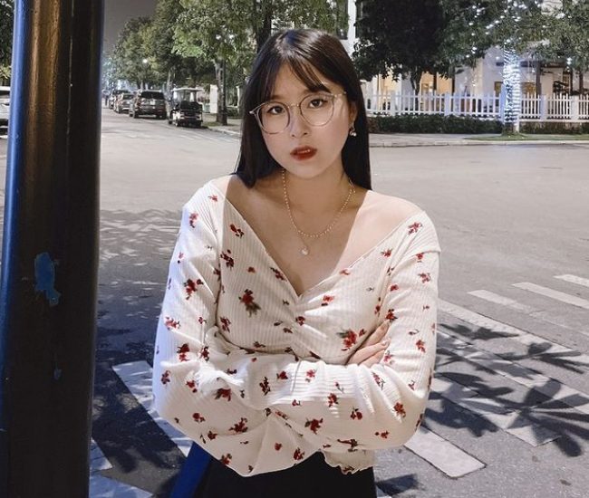 Cô bạn còn tiết lộ rằng mức giá mỗi đêm tại khu resort này rơi vào khoảng 22 triệu đồng/đêm. Như vậy tính "sương sương" trong chuyến du lịch này, chỉ riêng tiền phòng đã hơn một trăm triệu đồng.