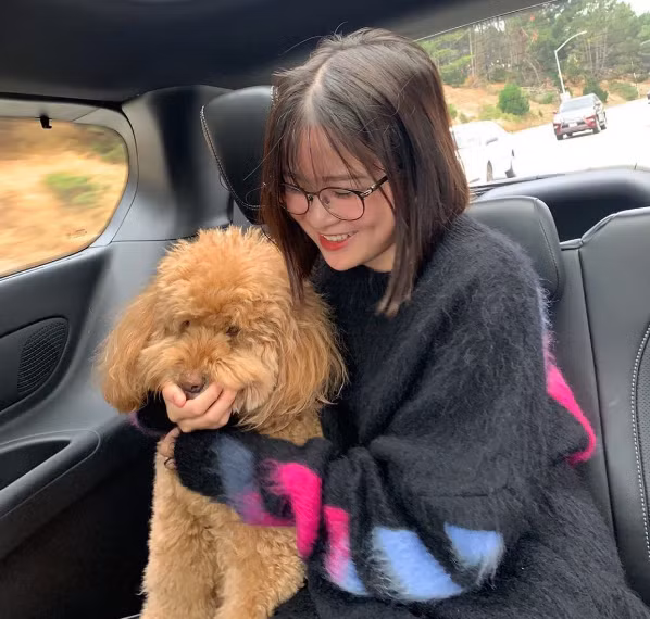 Hiện tại, tài khoản Instagram cá nhân của Châu Anh đang có 150 ngàn lượt theo dõi. Ở mặt trận TikTok, cô bạn cũng có đến gần 90 ngàn lượt theo dõi và 1,4 triệu lượt yêu thích.