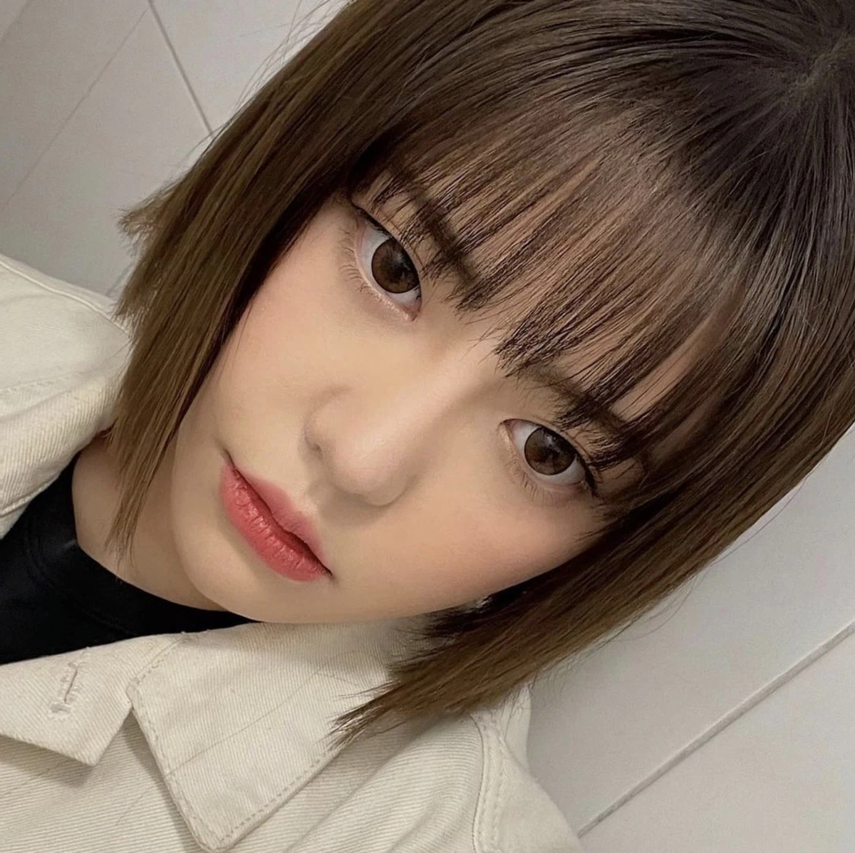 Không còn gương mặt bầu bĩnh và vóc dáng mập mạp, cô giờ đây đã thon gọn hơn rất nhiều.