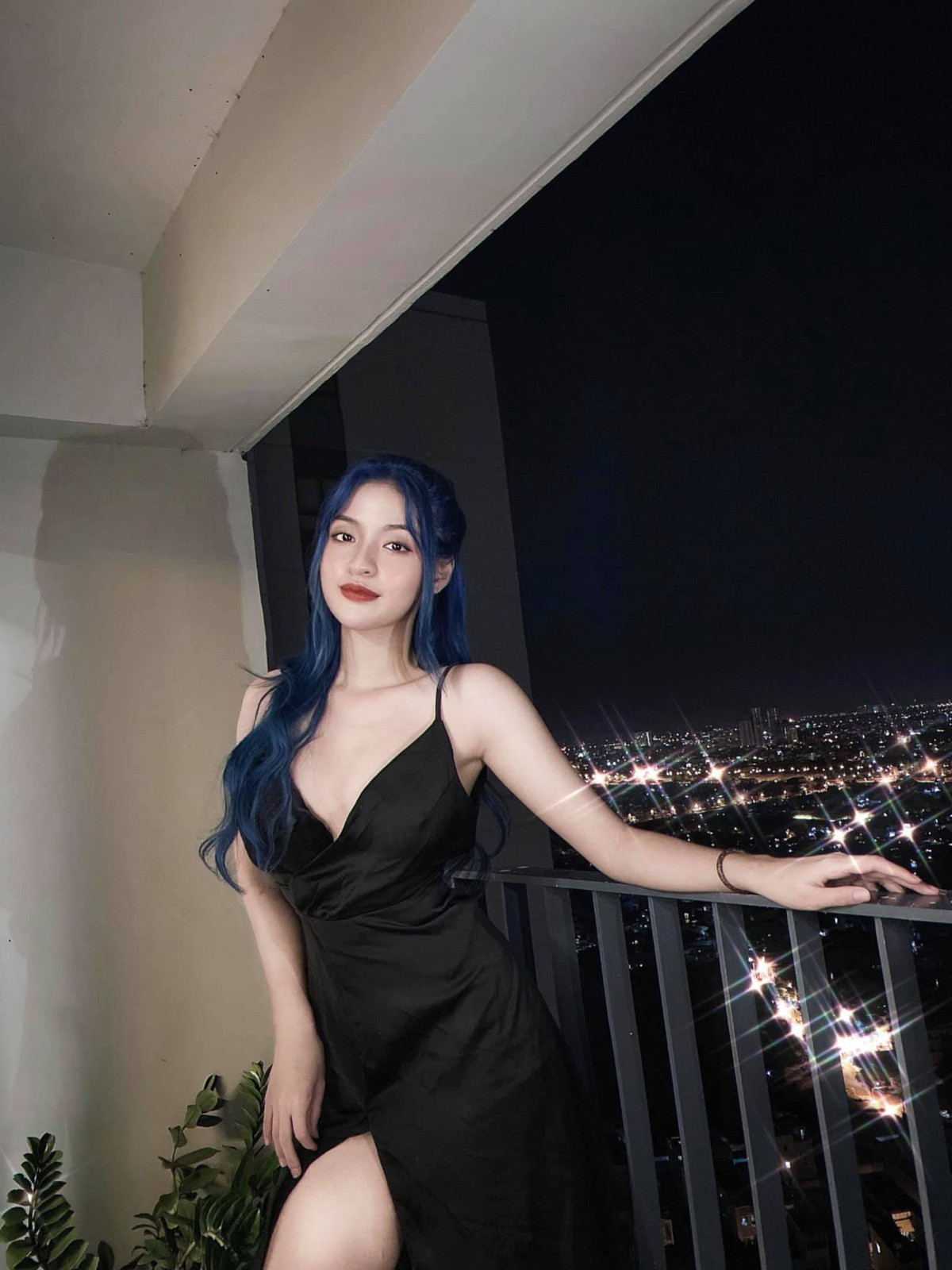 Tuy nhiên, dù nhận về nhiều chỉ trích nhưng cô nàng vẫn giữ thái độ tích cực, tham gia nhiều hoạt động nghệ thuật và khẳng định nhan sắc ngày một thăng hạng. Ảnh: Tổng hợp