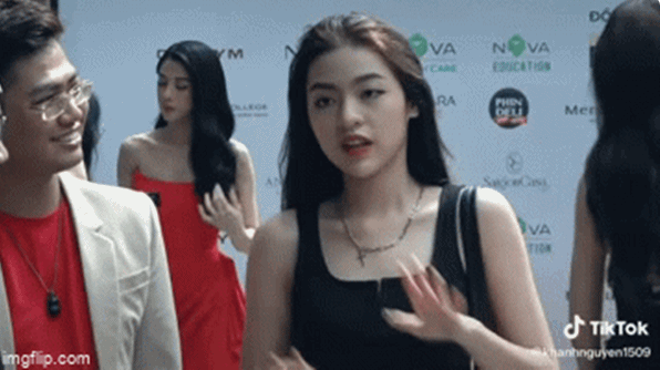 Mặc dù đây là khoảnh khắc quay lén nhưng Trần Thanh Tâm vẫn không hề bị mờ nhạt về nhan sắc.