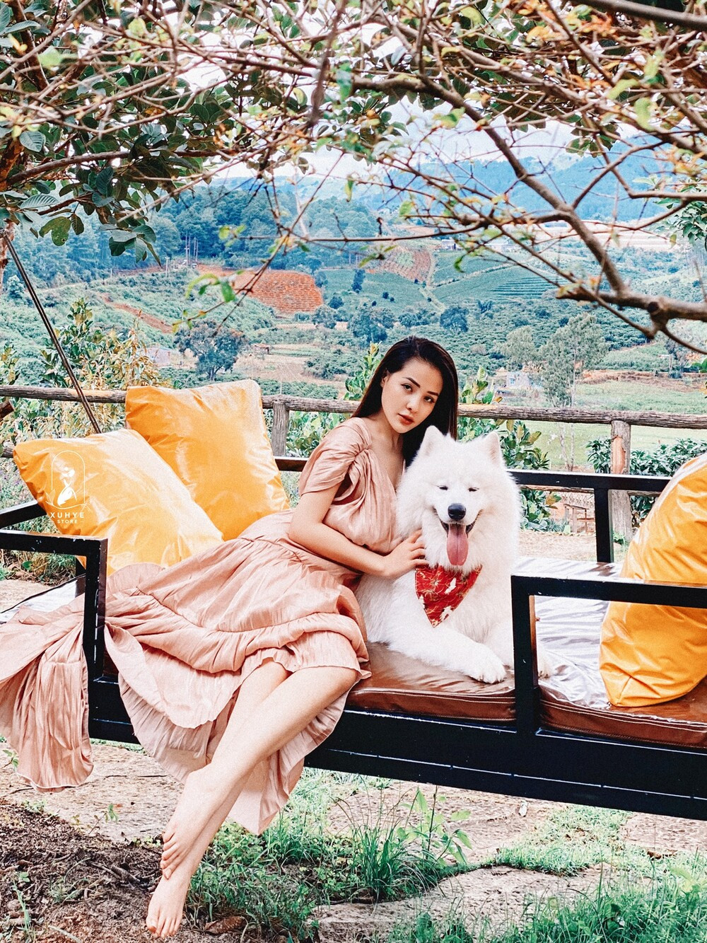 Dù bị nhiều người chỉ trích nhưng nàng hot girl dường như vẫn không mấy bận tâm đến thị phi đó,