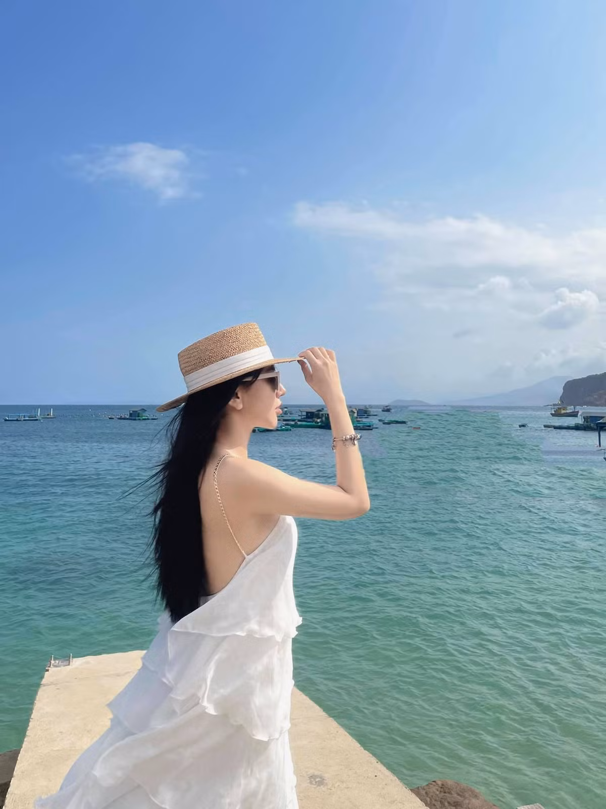 Vóc dáng của Gia Hân được nhận xét là "hot hơn cả mùa hè".