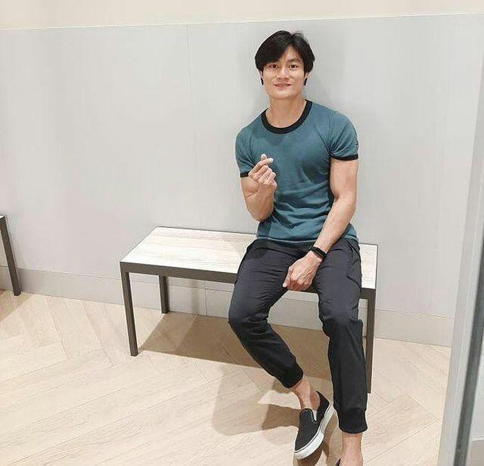 "Bản sao Lee Min Ho" cũng tiết lộ, trước đó bạn bè anh thường nhận xét anh giống một số nghệ sĩ châu Á như người dẫn chương trình Indonesia Boy William, thành viên Super Junior Choi Siwon hay “thiên vương” Hồng Kông Lưu Đức Hoa.