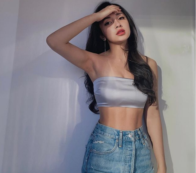 Dù nổi tiếng trên mạng xã hội nhưng thông tin về Jessie Lương khá ít ỏi khiến nhiều người còn phải dành tặng cho cô biệt danh "nữ thần bí ẩn".