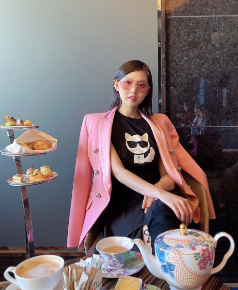 Vì khá kín tiếng lại sở hữu nhan sắc hack tuổi nên nhiều người vẫn lầm tưởng cô chưa làm mẹ.