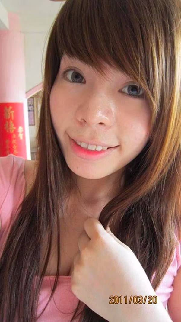 Một trong những "hot girl dao kéo" nữa phải kể đến là Vân Tokyo, bởi từ cách đây khá lâu cô gái Sài Gòn này đã nổi tiếng một cách ồn ào nhờ màn "lột xác" bằng công nghệ thẩm mỹ.