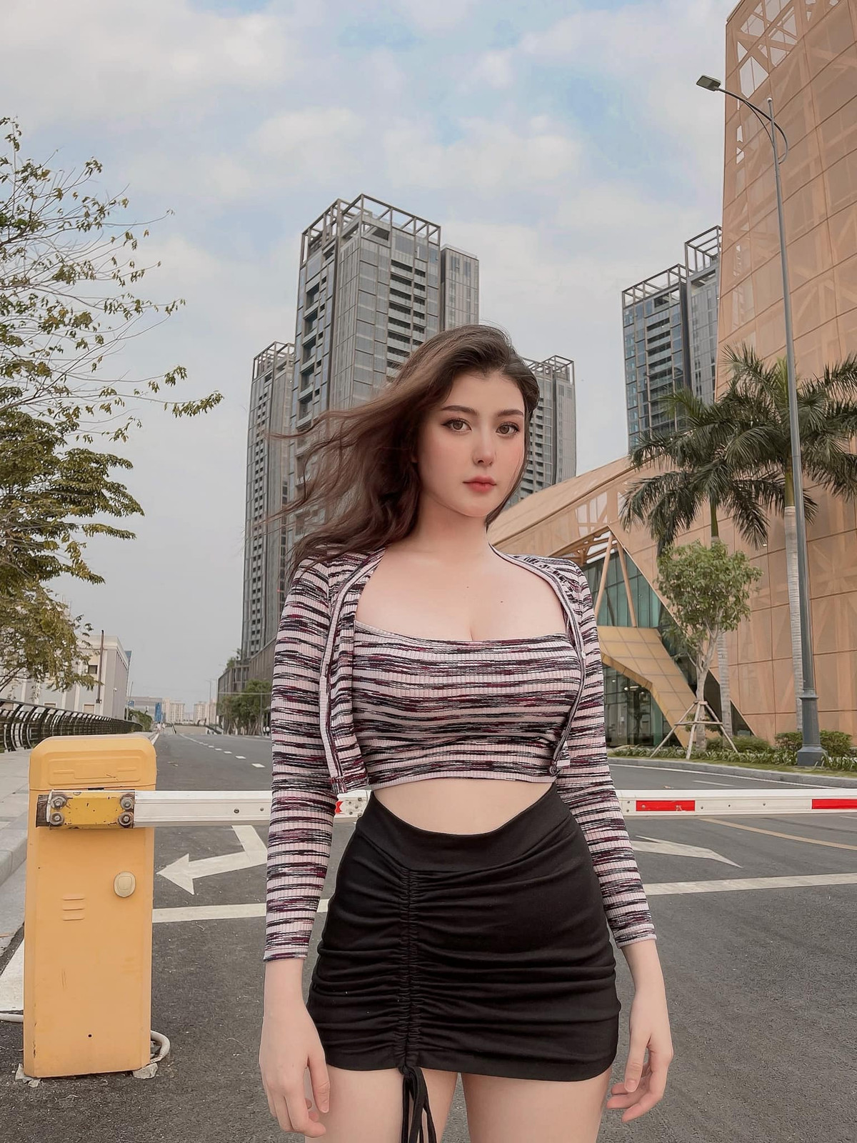 Cô nàng là một trong những "bông hồng lai" nổi tiếng trong giới trẻ Việt.